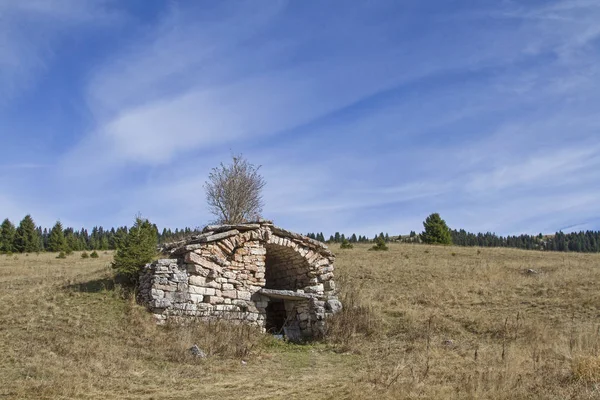 Far Highest Point Unknown Lonely Coepass Half Decayed Stone Hut — Stock Photo, Image