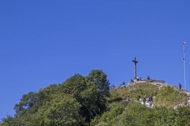 Zwoelferhorn zirvesine her gün bu muhteşem Zirve dağ demiryolu yardımı ile kolayca ulaşabilirsiniz sayısız kişi tarafından tırmandı