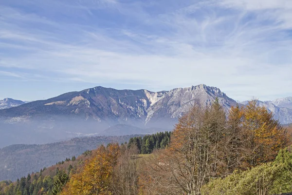 Idylická Krajina Ranní Mlha Plošině Vezzena — Stock fotografie