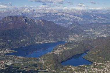 Pizzo di Levico tepesinden Valsugana Caldonazzo Gölü ve Levico Gölü ile muhteşem bir görünüm keyfini çıkarabilirsiniz