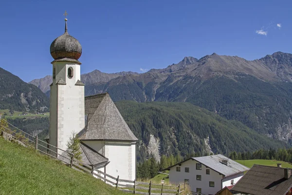 Kościół Bolesnej Matki Bożej Koefels Sielankowej Wiosce 1403 Tyrolskiej Tztal — Zdjęcie stockowe