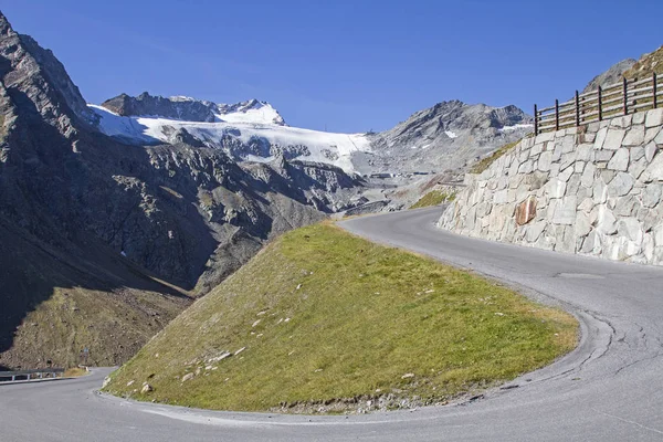 Das Gletscherskigebiet Rettenbachferner Ist Bequem Über Die Ötztaler Gletscherstraße Erreichen — Stockfoto