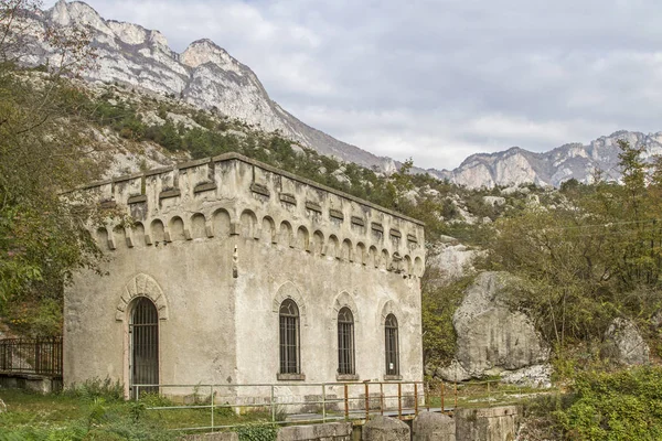 Gebouwen Van Oude Historische Elektriciteitscentrale Trentino Werden Gebouwd Monumentale Prachtige — Stockfoto