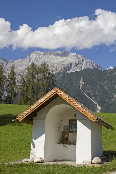 Idyllische Kleine Weide Kapel Het Mieming Plateau Tirol — Stockfoto