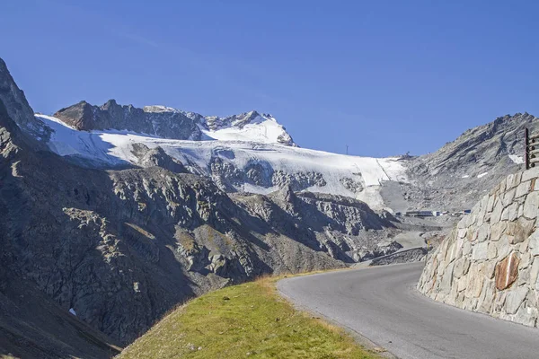 Das Gletscherskigebiet Rettenbachferner Ist Bequem Über Die Ötztaler Gletscherstraße Erreichen — Stockfoto