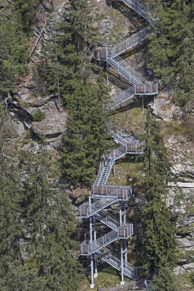 Een Stalen Structuur Met 728 Stappen Een Meter Lange Hangbrug — Stockfoto