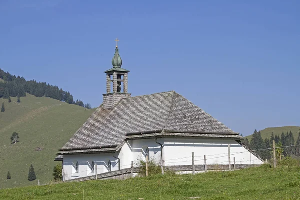 Kapellet Leonhard Den Övre Sudelfeld Byggdes 1954 För Alpin Jordbrukarna — Stockfoto