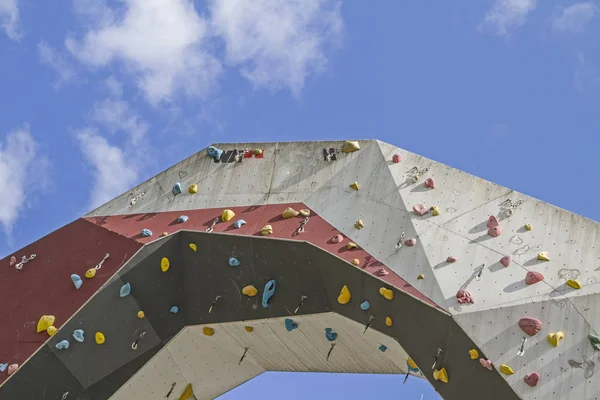 Medio Leongang Estas Audaces Formaciones Escalada Artificial Han Construido Haciendo — Foto de Stock