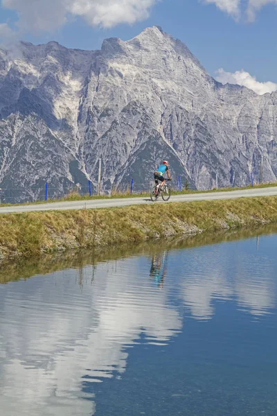 Den Idyllischen Kleinen Stauseen Wird Das Ganze Jahr Über Wasser — Stockfoto