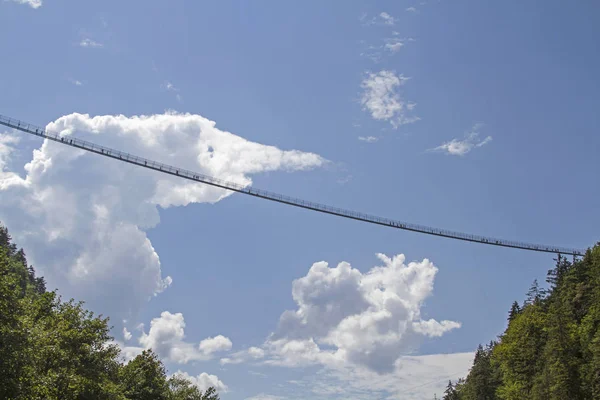 Esta Ponte Suspensa Corajosamente Projetada Sul Reutte Leva Sobre Passo — Fotografia de Stock