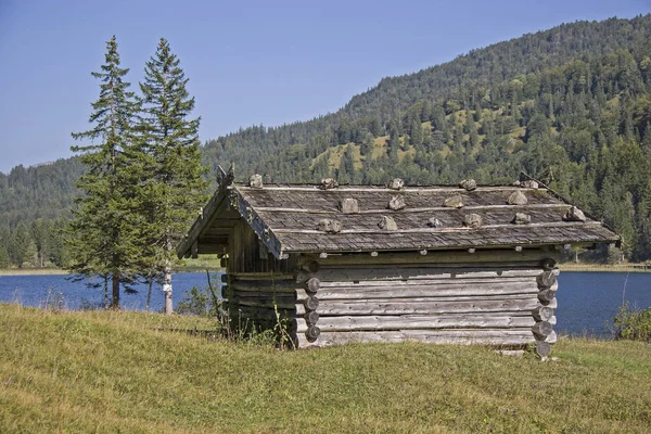 Hay hut på sjön Ferchensee — Stockfoto