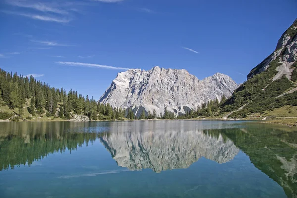 Lake Seebensee and  Zugspitze — Stock Photo, Image