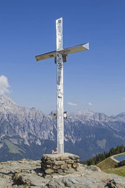 Summit cross av den Hohe Asitz — Stockfoto