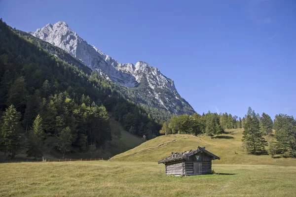 Hay hut in Wetterstein mountains — Stok fotoğraf