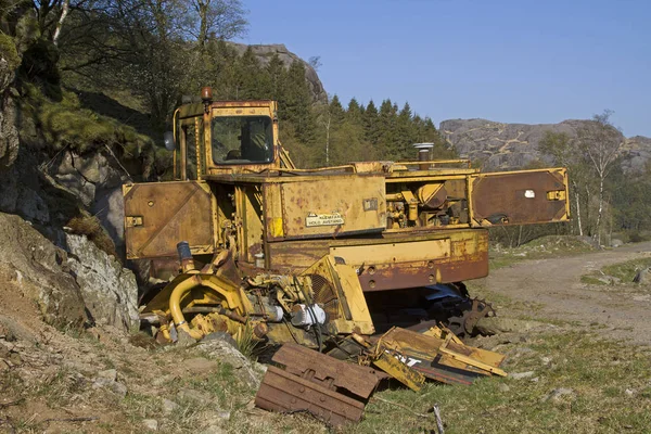 Ausrangierte Baumaschine — Stockfoto