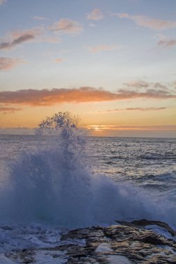 Kötü bir hava gününden sonra gün batımı