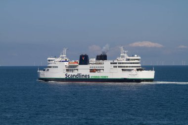 Scandlines feribot şirketi feribotlarını yavaş yavaş hibrit sürücülere yükseltti.