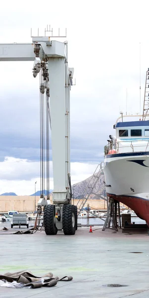 Big Crane Harbor Yacht Area Moving Boats — Stock Photo, Image