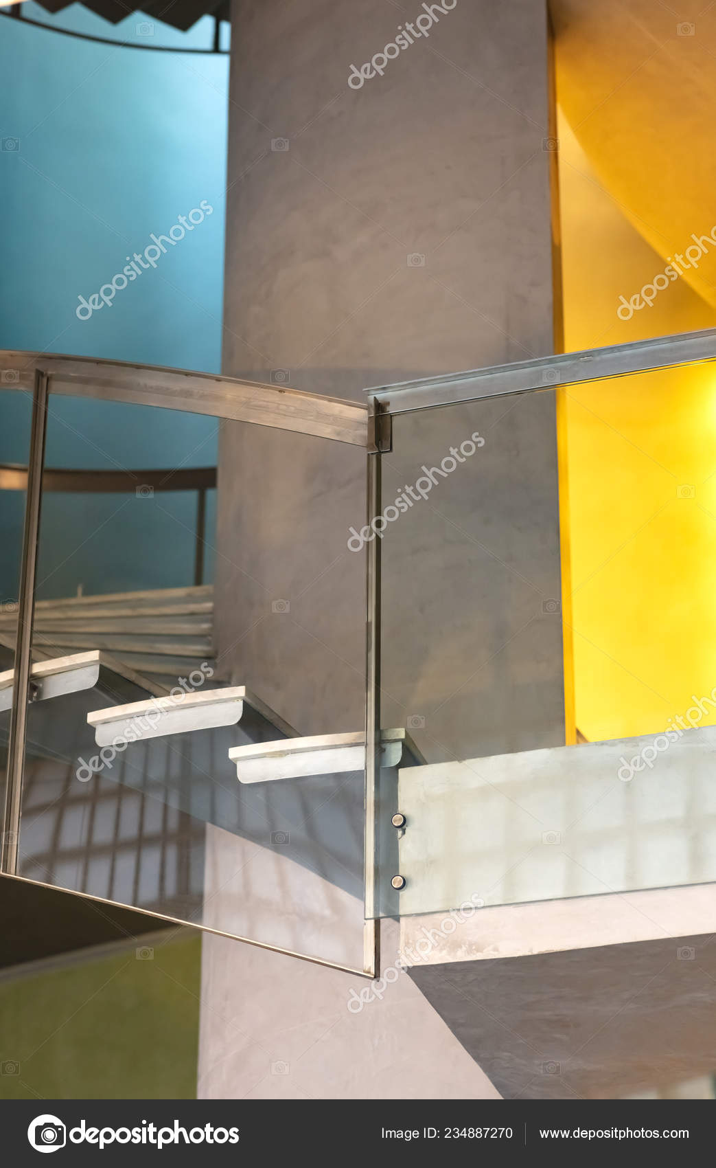 Konstruktionsdetail Einer Wendeltreppe Mit Stahl Und Glasgelander