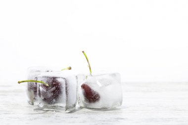 kiraz ile buz küpleri 2