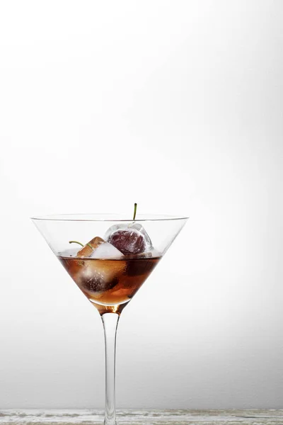 Cocktail de bebidas vermelhas — Fotografia de Stock