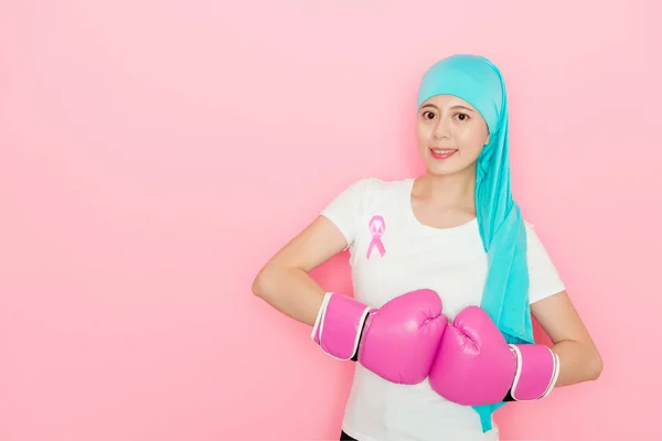 Elle Est Belle Heureuse Patiente Cancéreuse Soyez Positive Pour Combattre — Photo