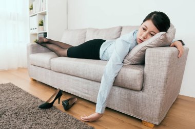 o darbe iş ve yalan yumuşak engelleme üstünde evde vuruldu