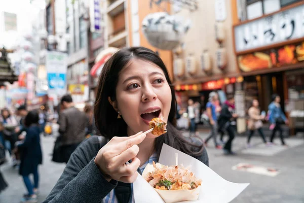 Asian Visitor Eating Takoyaki Happily Kind Japanese Cuisine Tying Oriental — Stock Photo, Image