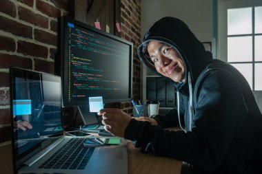 blakmail kurbanların accout ve robbring para formu insanlar için bir kredi kartı toplama kesmek. 