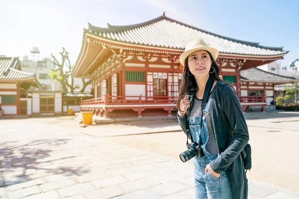 Charming Beautiful Tourist Visiting One Famous Temple Osaka Looking Happily — Stock Photo, Image