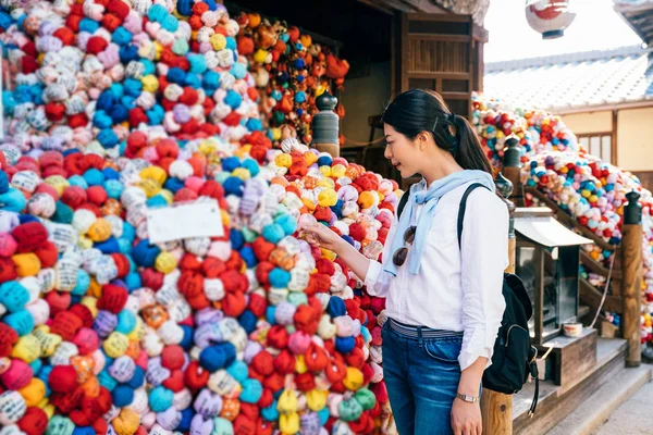 güzel gezgin renkli bebek harfinde hangi Japon yazma okuma istiyor. Genç Turizm Japonya Turizm Kongoji içinde olması. ünlü Tapınağı ziyaret gömlek bizzat.