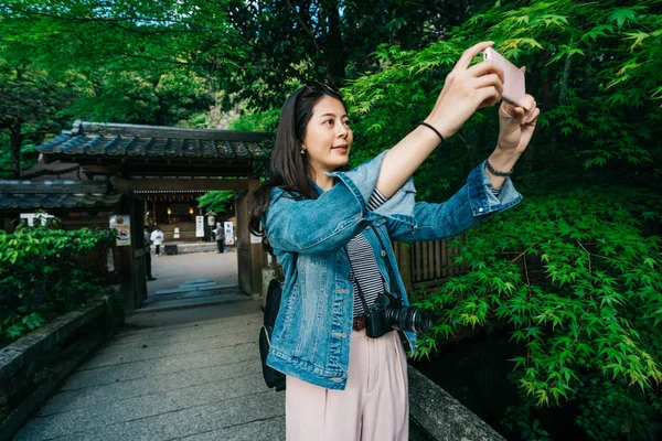 Beautiful Tourist Taking Picture Forest Her Pink Cellphone Woman Taking — Stock Photo, Image