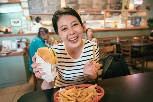 Young Lady Eating Trying Tasty American Style Food Asian Traveler — Stock Photo, Image