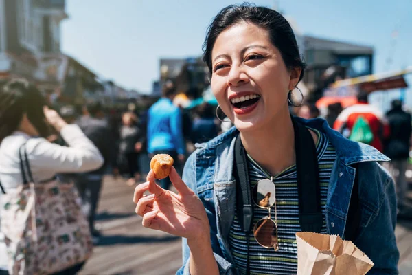 Happy Woman Buying Local Specialty Snack Famous Shopping Area Pier — Stock Photo, Image