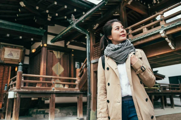 Fiatal Női Turista Állandó Tenmangu Templomban Osaka Japán Ázsiai Lány — Stock Fotó