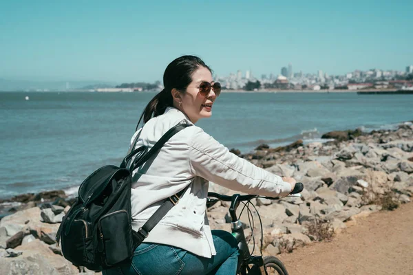 Cheerful Lady Traveler Riding Bicycle Coast Sand Sunny Day Young — Stock Photo, Image