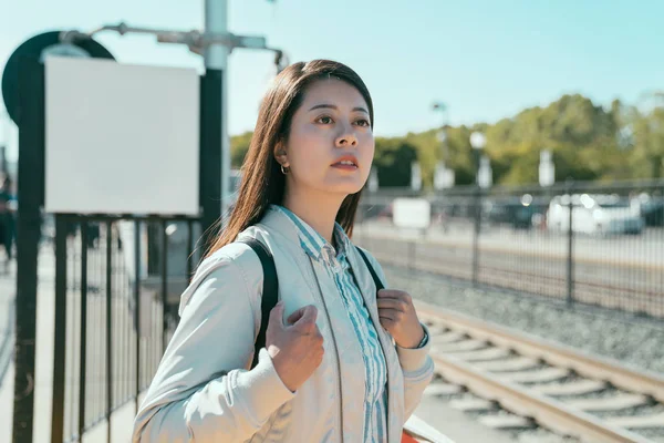 Asian Traveler Waiting Travel Outdoor Train Pass Platform Young Lady — Stock Photo, Image