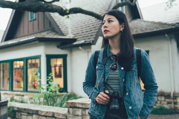 Young Hipster Asian Woman Backpack Taking Photo Camera Old Urban — Stock Photo, Image