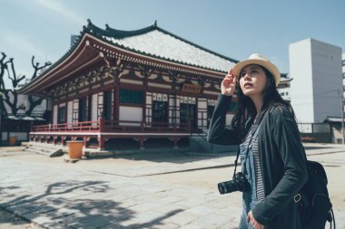seyahat etmek tapınak zevk içinde yürüyüş mavi gökyüzü bak
