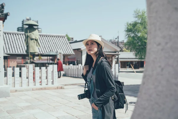 Bronzová socha bezpečnost japonské šintoistické — Stock fotografie