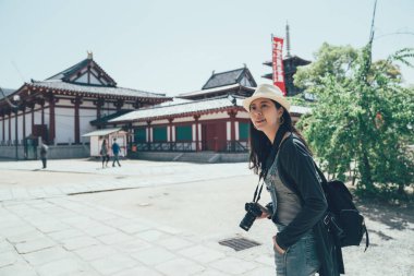 turist kadın ziyaret cazibe shitennoji