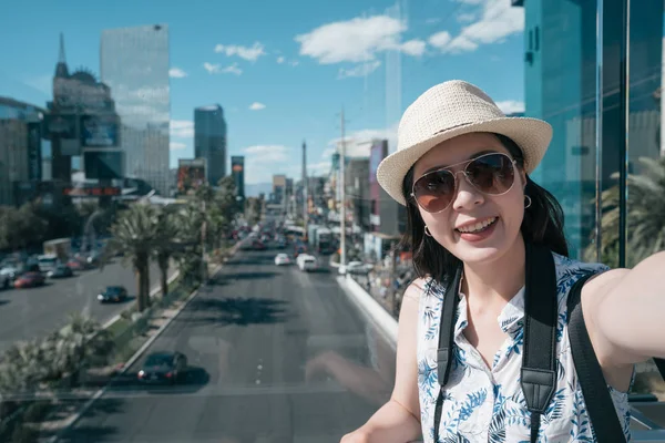 Happy traveler make self portrait on overpass — Stock Photo, Image