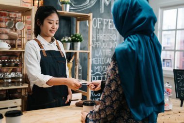 garson İslam müşteri ödemeleri ile etkileşim