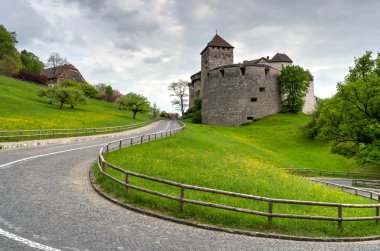 Vaduz Kalesi, Alpler, Liechtenstein. Eski Avrupa Sarayı