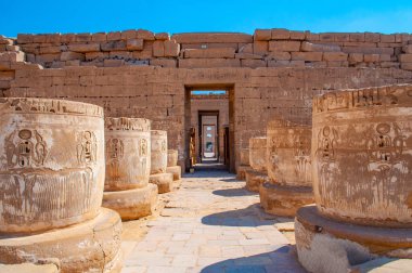 Mısır'da Medinet Habu kompleksinin Ünlü Luxor tapınağı