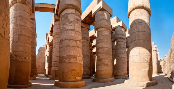 Famoso complejo de templos Karnak de Amon Ra en Luxor — Foto de Stock