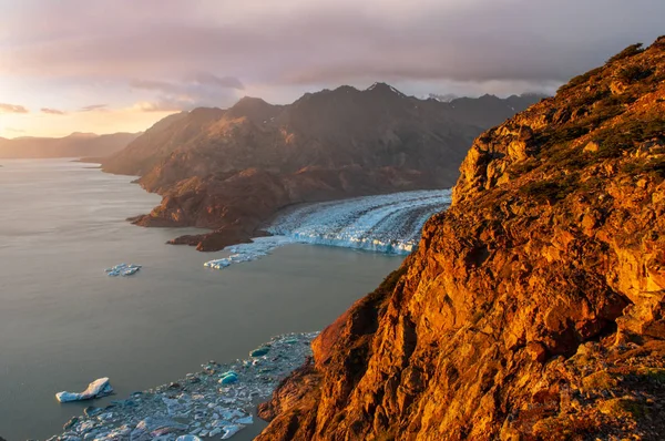 Sunset on Viedma Lake, Patagonia, Los Glaciares national park, Argentina — Stock Photo, Image