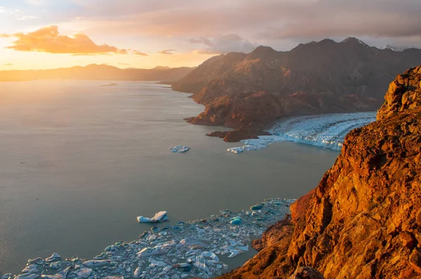 Sunset on Viedma Lake, Patagonia, Los Glaciares national park, Argentina — Stock Photo, Image