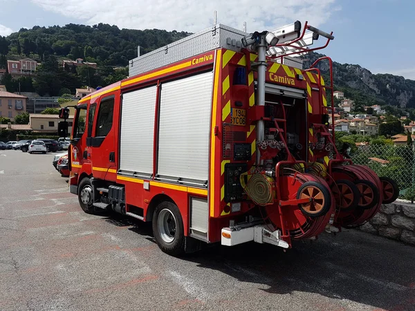 Turbie Γαλλία Ιουνίου 2018 Κόκκινη Φωτιά Γαλλική Renault Φορτηγό Σταθμευμένο — Φωτογραφία Αρχείου