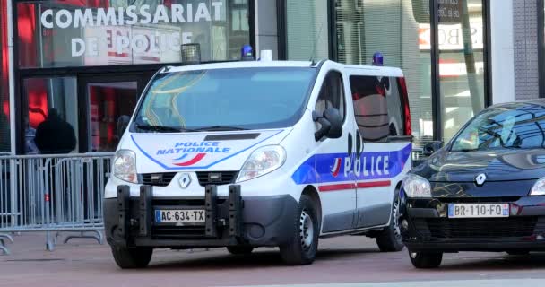 Paris Frankrijk Oktober 2018 Franse Politie Van Renault Trafic Geparkeerd — Stockvideo